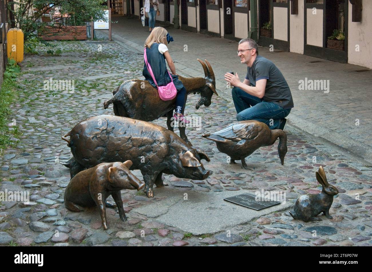 Das Denkmal „zu Ehren der Tiere zum Schlachten“ an der Jatki-Passage. Hier befanden sich mittelalterliche Schlachthöfe in Wrocław, Polen Stockfoto