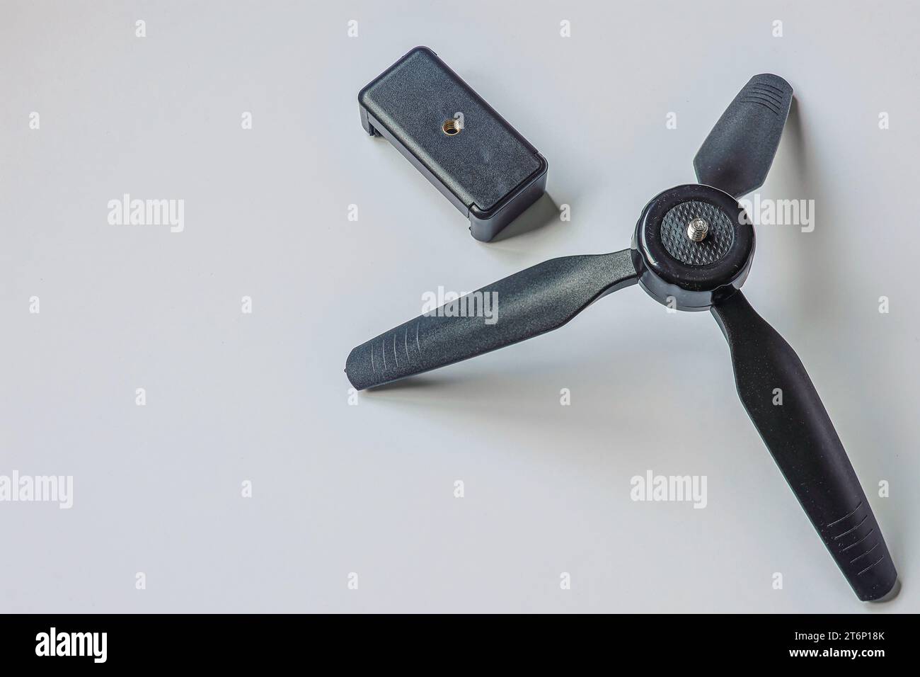 Mini-Stativ mit Handyhalter Technologie Konzept Stockfoto