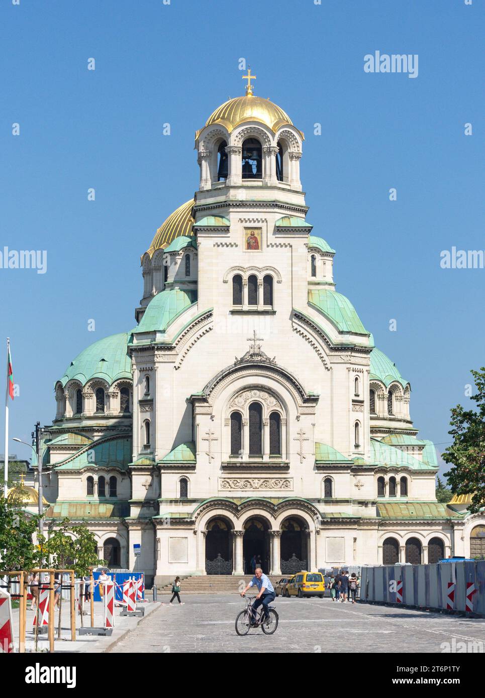St. Alexander-Newski-Kathedrale aus der Oborishte-Straße, Sofia, Republik Bulgarien Stockfoto
