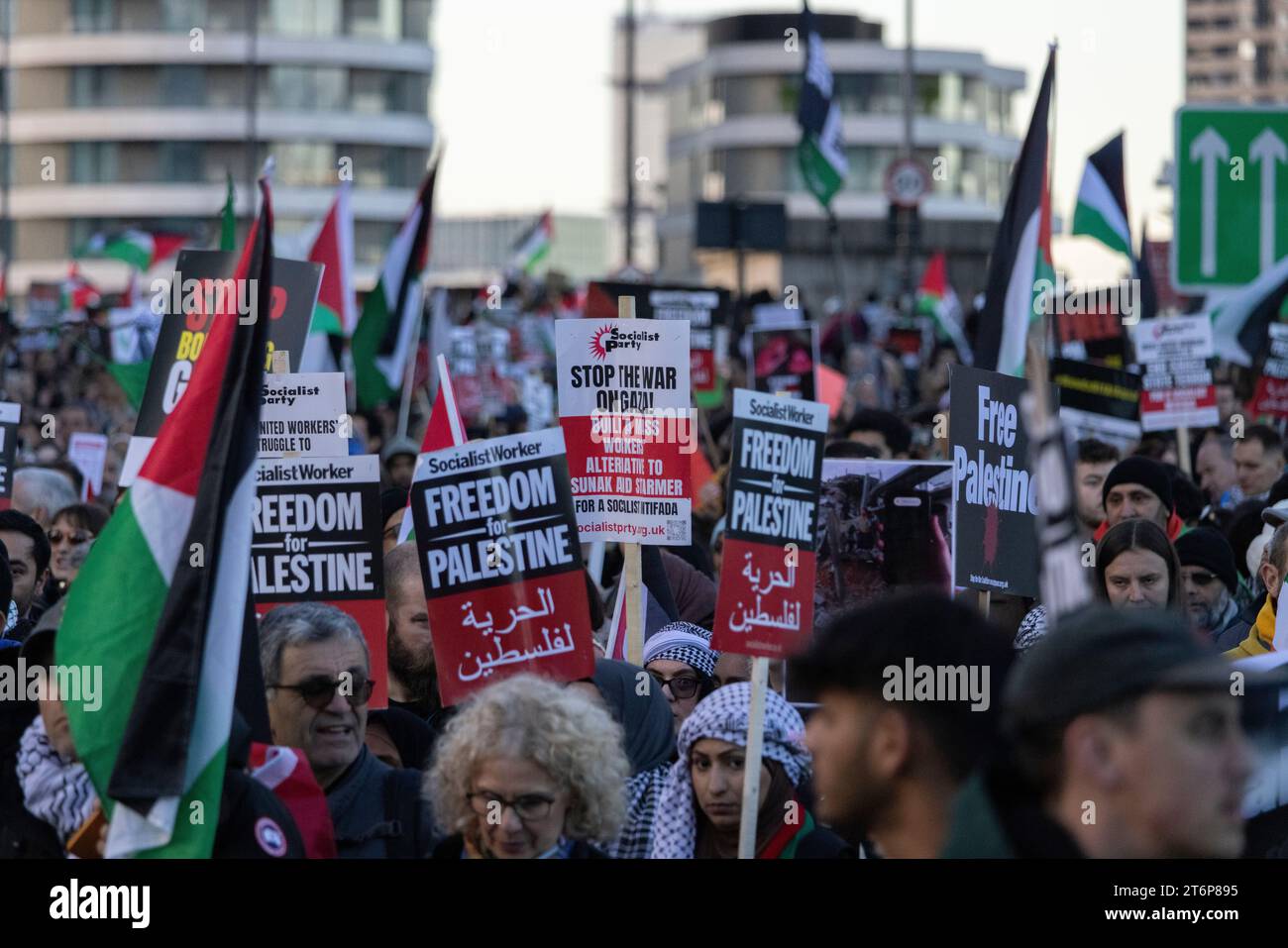 Pro-palästinensische protestmarsch in Vauxhall, Zentrum von London, am Tag des Waffenstillstands, 11. November 2023 Stockfoto