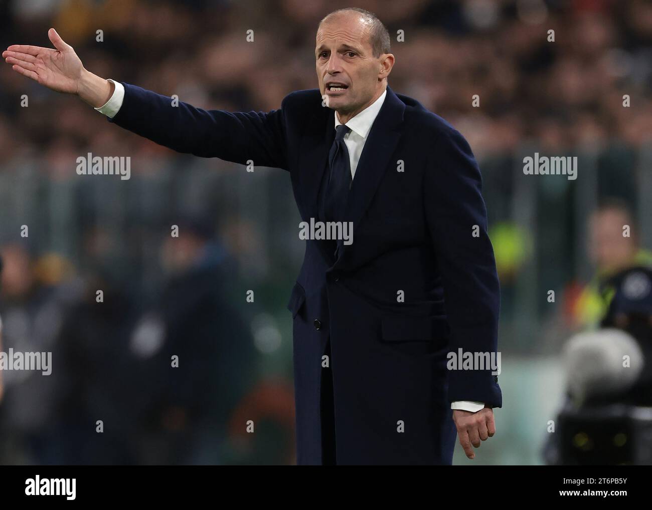 Turin, Italien, 11. November 2023. Massimiliano Allegri Cheftrainer von Juventus reagiert während des Spiels der Serie A im Allianz-Stadion in Turin. Der Bildnachweis sollte lauten: Jonathan Moscrop / Sportimage Stockfoto