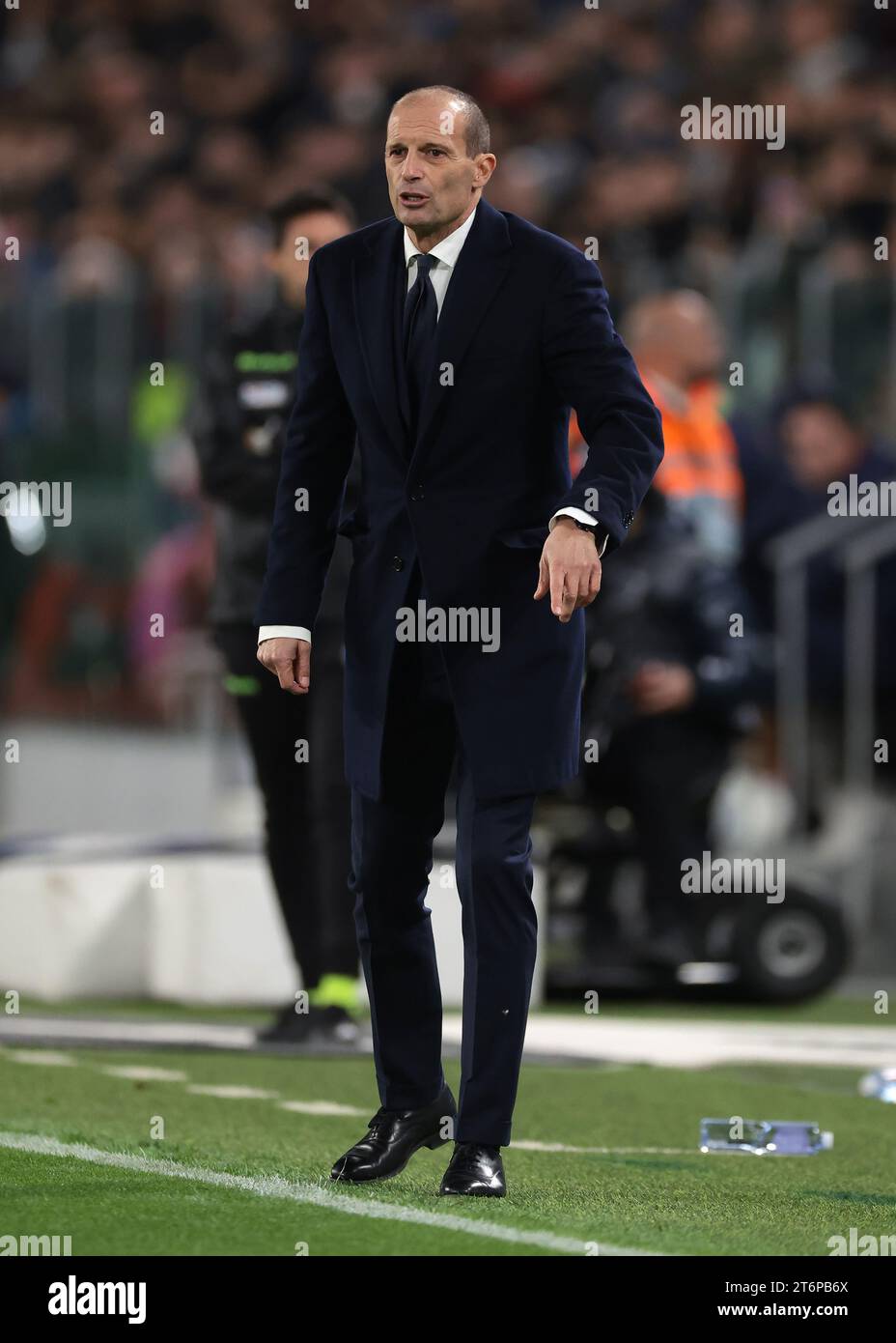 Turin, Italien, 11. November 2023. Massimiliano Allegri Cheftrainer von Juventus reagiert während des Spiels der Serie A im Allianz-Stadion in Turin. Der Bildnachweis sollte lauten: Jonathan Moscrop / Sportimage Stockfoto