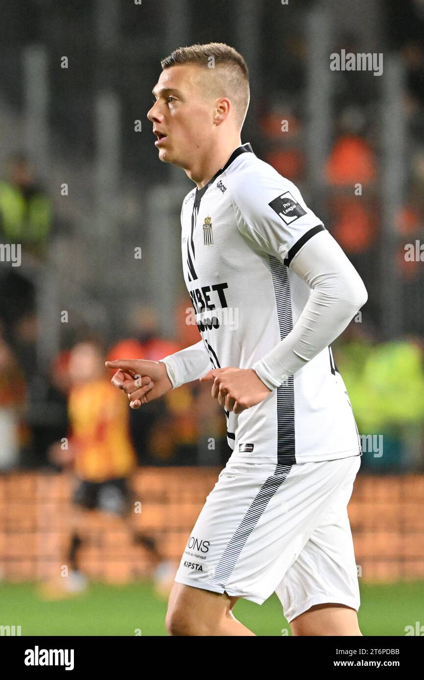Daan Heymans of Charleroi, das während eines Fußballspiels zwischen KV Mechelen und Sporting Charleroi am 14. Spieltag der Jupiler Pro League Saison 2023–2024 am 11. November 2023 in Mechelen, Belgien, gezeigt wurde. (Foto: Maarten Straetemans/Isosport/Content Curation/SIPA USA) Stockfoto