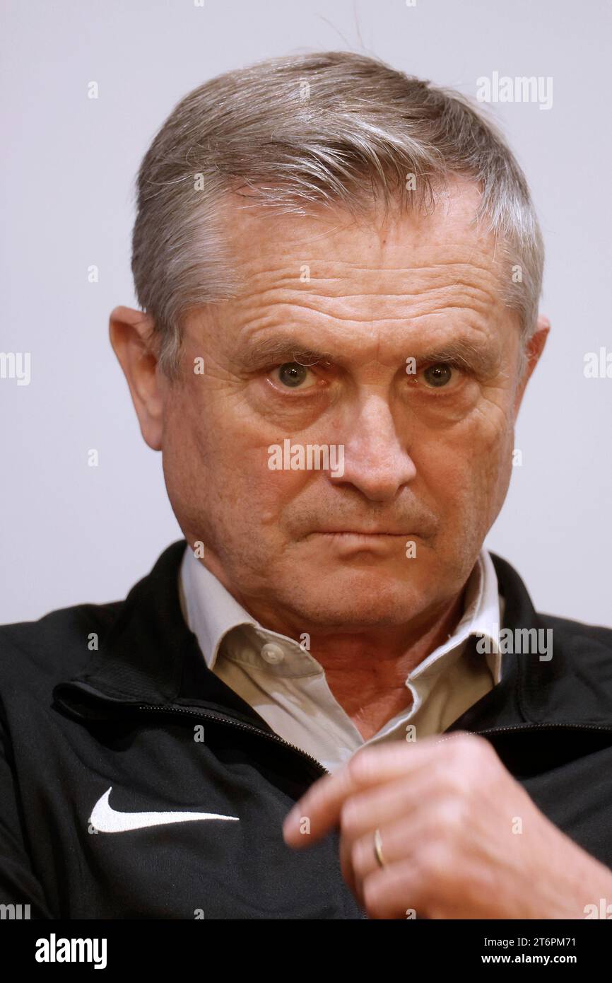 Köln 28.10.2023 Köln Boxing Cup 2023 Köln Boxing Cup 2023 im Maritim Hotel Köln Pressekonferenz Sportdirektor Michael MÜLLER (DE) Foto: Norbert Schmidt, Düsseldorf Stockfoto