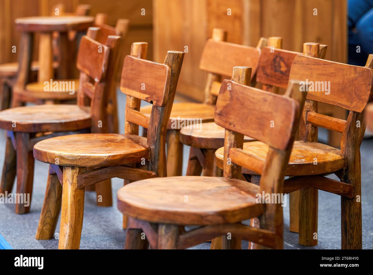 Edle und exquisite Mahagoni-Möbel aus nächster Nähe Stockfoto