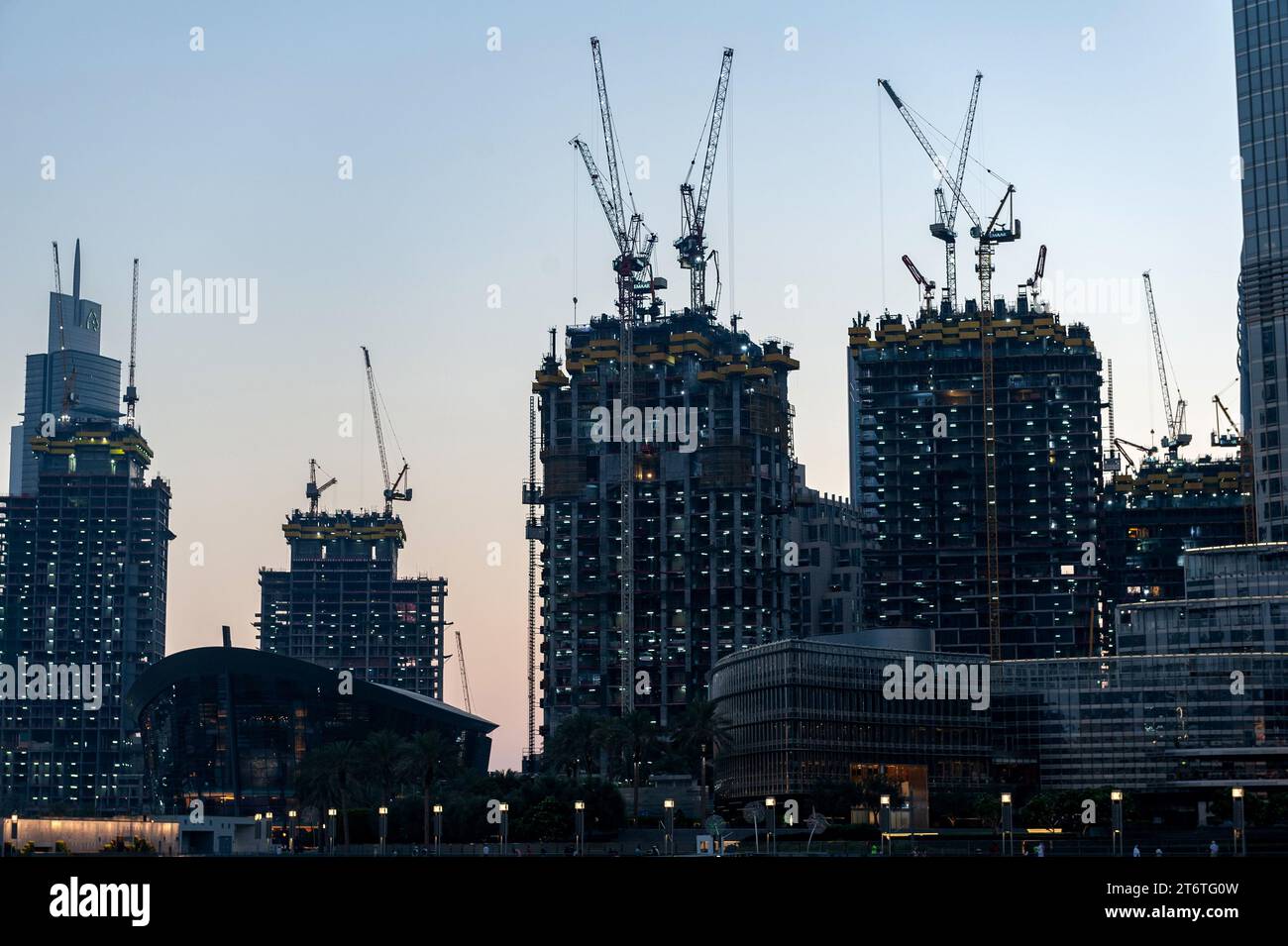 Dubai, Vereinigte Arabische Emirate. Juli 2019 Moderne Hochhäuser in Dubai, in der Golfregion im Nahen Osten. Vereinigte Arabische Emirate. (Foto: John Wreford / SOPA Images/SIPA USA) Stockfoto