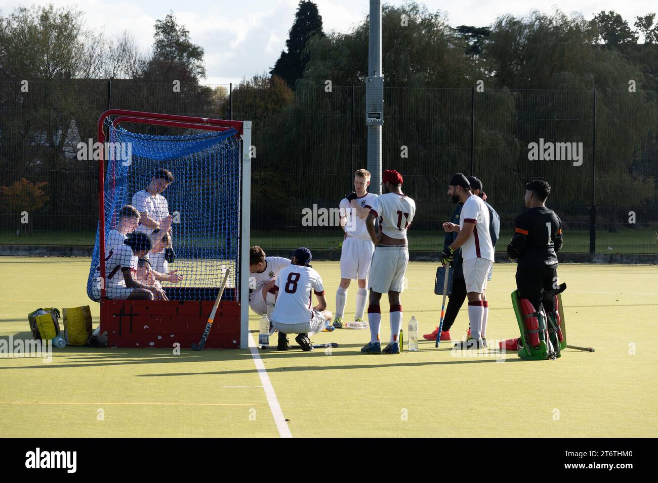 Halbzeit Team Talk, Männer Hockey auf Vereinsebene, Warwick, Großbritannien Stockfoto