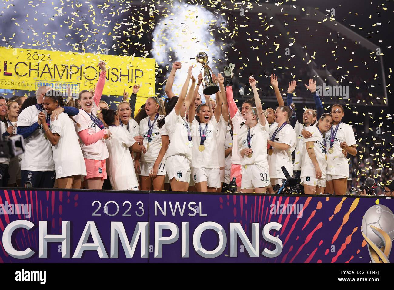 11. November 2023, San Diego, Kalifornien, USA: NJ/NY Gotham FC feiert den Sieg der NWSL-Meisterschaft 2023 zwischen OL Reign und NJ/NY Gotham FC im Snapdragon Stadium in San Diego, Kalifornien. (Kreditbild: © Brenton TSE/ZUMA Press Wire) NUR REDAKTIONELLE VERWENDUNG! Nicht für kommerzielle ZWECKE! Stockfoto