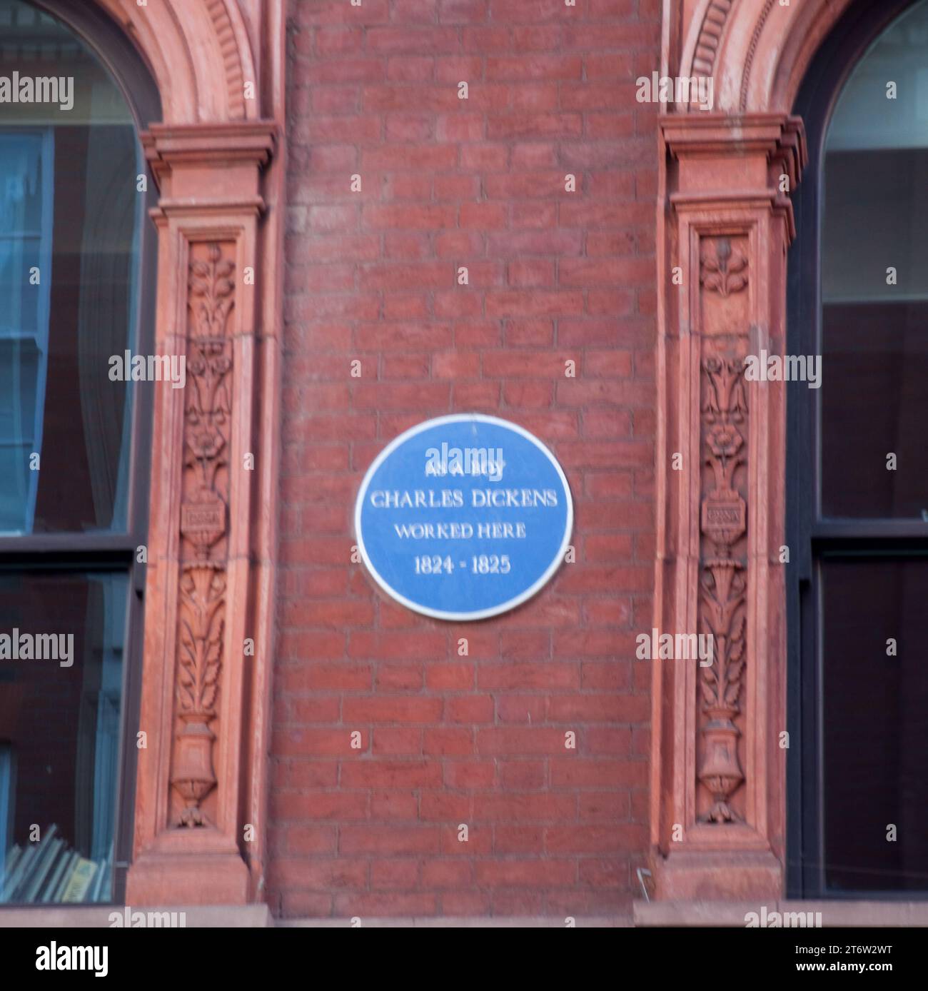 Gebäude, in dem Charles Dickens als Junge arbeitete (1824–1825), Covent Garden, London, Großbritannien. Charles Dickens' Vater war oft verschuldet und Charles hatte es auch Stockfoto