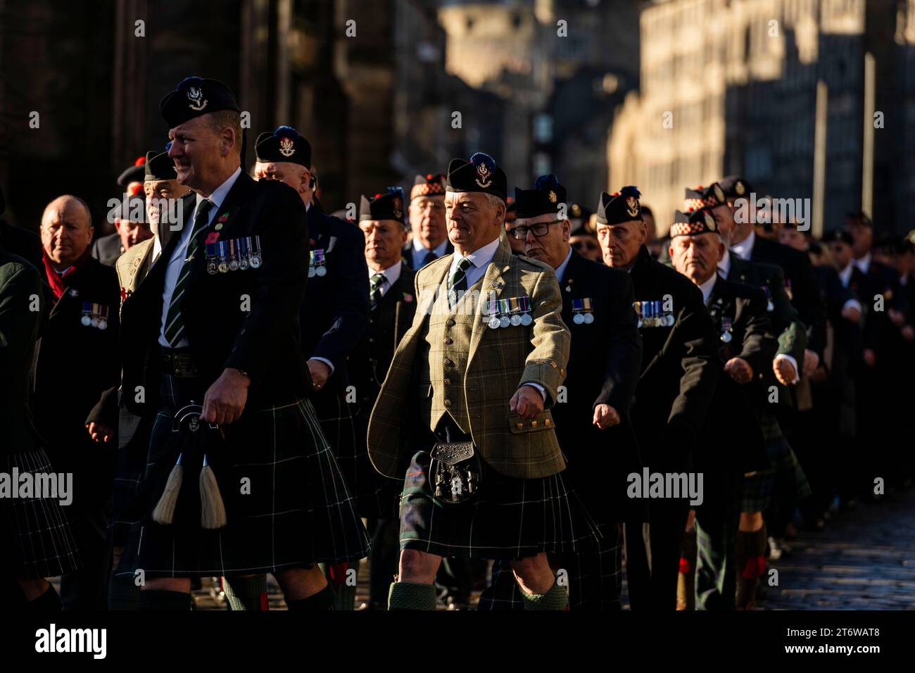 Militärparade während der Gedenkfeier am Sonntag in Edinburgh City Chambers auf der Royal Mile in Edinburgh. Quelle: Euan Cherry Stockfoto
