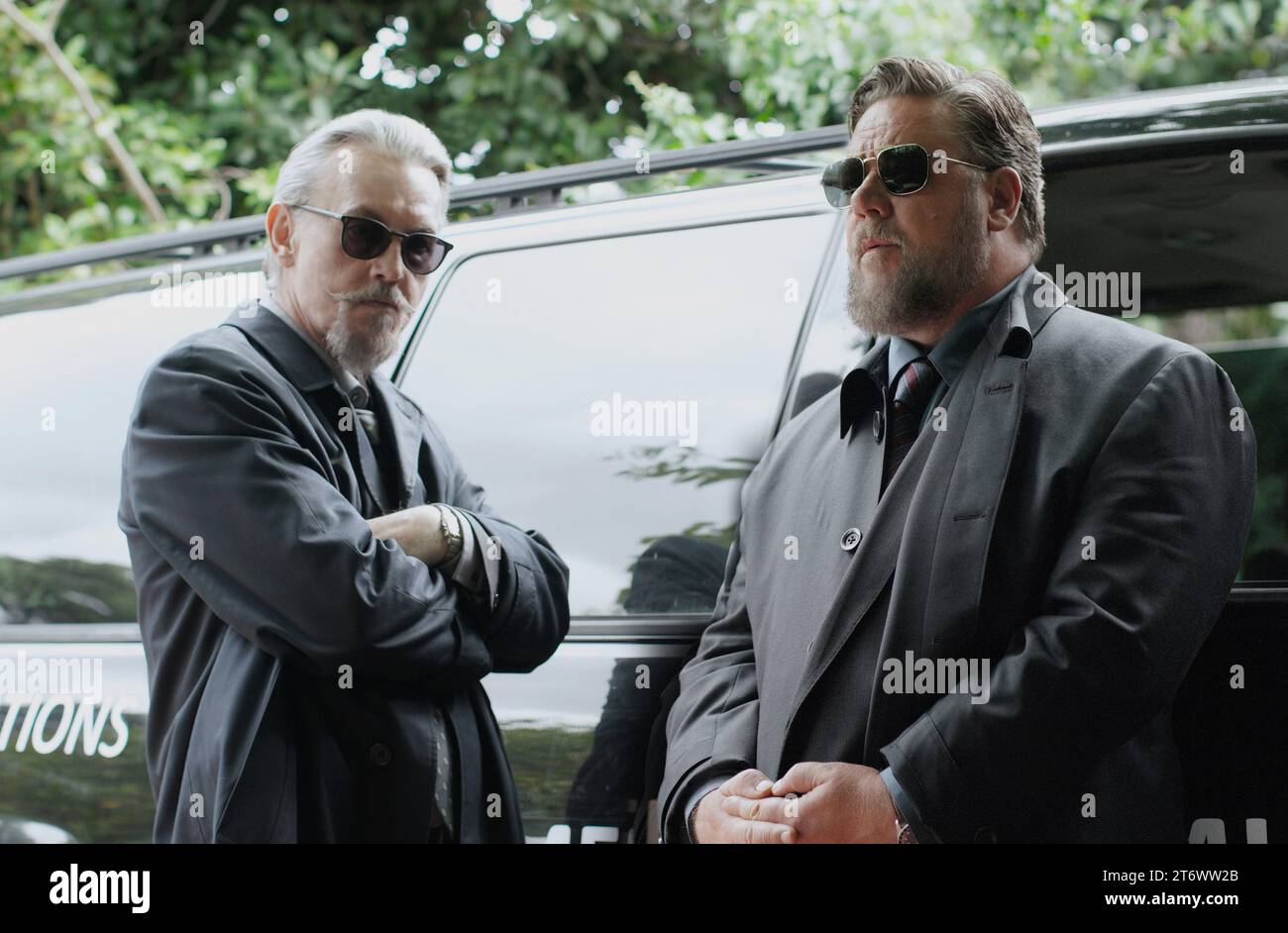 RUSSELL CROWE und TOMMY FLANAGAN in SLEEPING DOGS, Regie: ADAM COOPER. Quelle: Nickel City Pictures Screen Australien / Album Stockfoto