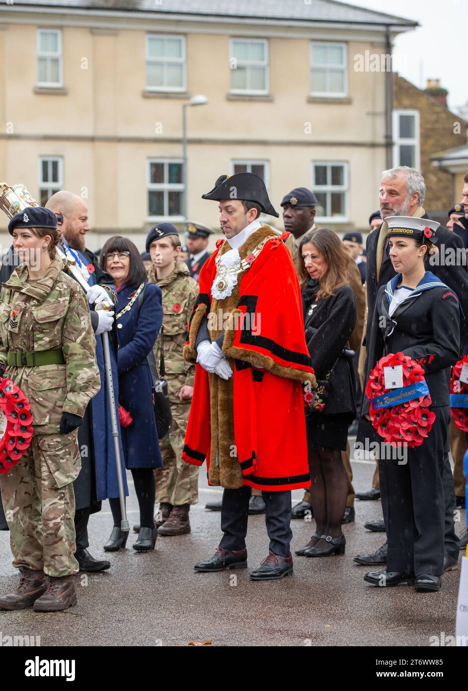 Brentwood, Essex, UK 12. November 2023 Brentwood's Annual Remembrance Day Parade and Service am Kriegsdenkmal an der Kreuzung mit Shenfield Road, wo die Kränze gelegt werden, und zwei Minuten Stille, um unsere Streitkräfte von Vergangenheit und Gegenwart zu unterstützen und an diejenigen zu erinnern, die ihr Leben im Dienst unseres Landes gegeben haben. Credit: Richard Lincoln/Alamy Live News Stockfoto