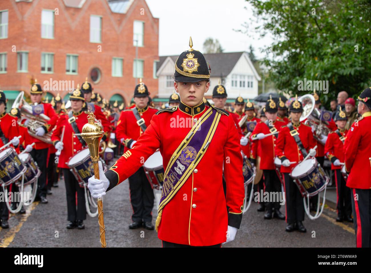 Brentwood, Essex, UK 12. November 2023 Brentwood's Annual Remembrance Day Parade and Service am Kriegsdenkmal an der Kreuzung mit Shenfield Road, wo die Kränze gelegt werden, und zwei Minuten Stille, um unsere Streitkräfte von Vergangenheit und Gegenwart zu unterstützen und an diejenigen zu erinnern, die ihr Leben im Dienst unseres Landes gegeben haben. Credit: Richard Lincoln/Alamy Live News Stockfoto
