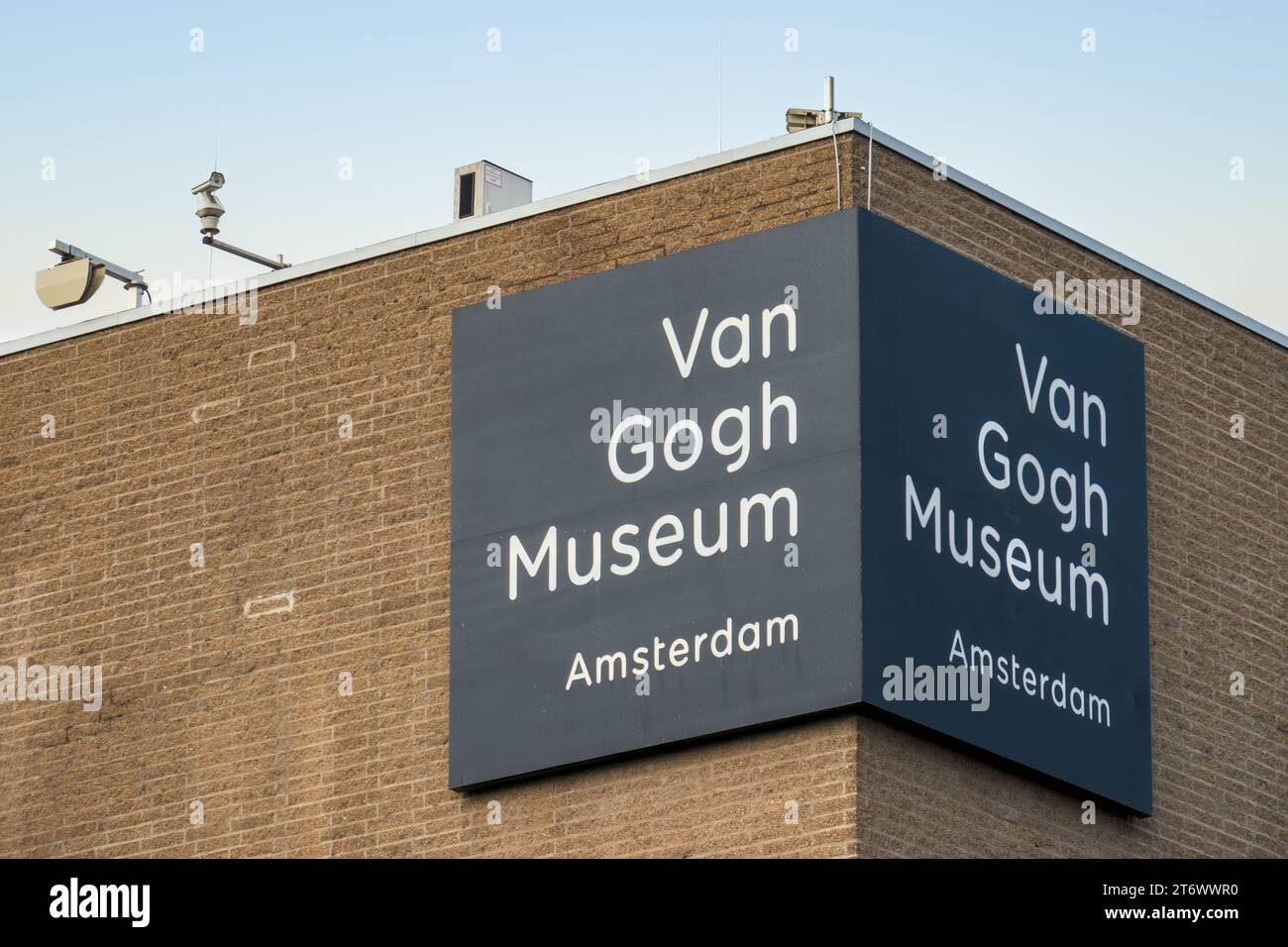Van Gogh Museum in Amsterdam. Niederländisches Kunstmuseum, das den Werken von Vincent van Gogh auf dem Museumsplatz gewidmet ist. Stockfoto