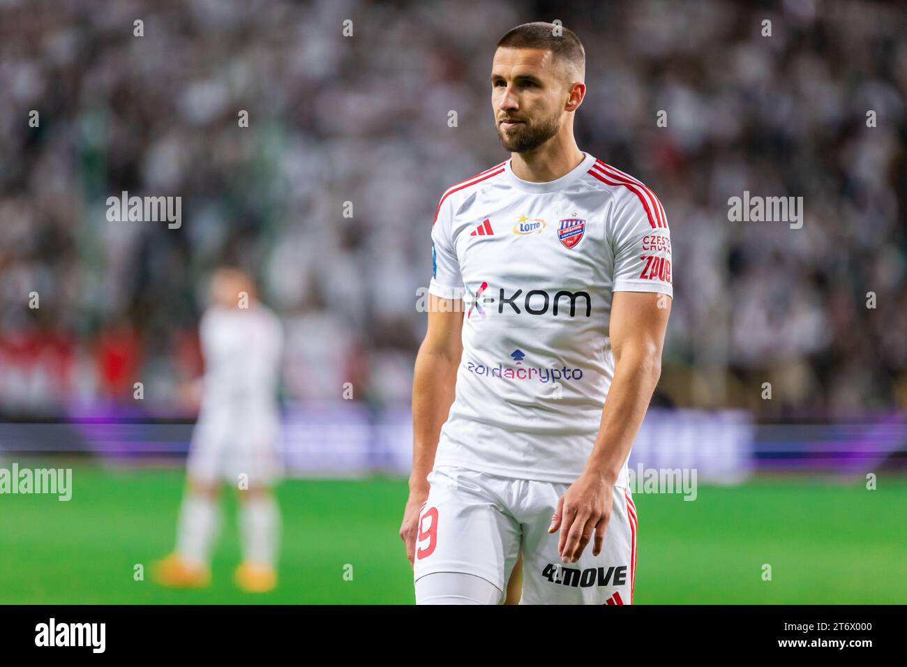 Lukasz Zwolinski von Rakow wurde während des Polnischen PKO Ekstraklasa League-Spiels zwischen Legia Warszawa und Rakow Czestochowa im Marschall Jozef Pilsudski Legia Warschau Municipal Stadium gesehen. Endpunktzahl: Legia Warszawa 1:2 Rakow Tschenstochau. (Foto: Mikolaj Barbanell / SOPA Images/SIPA USA) Stockfoto