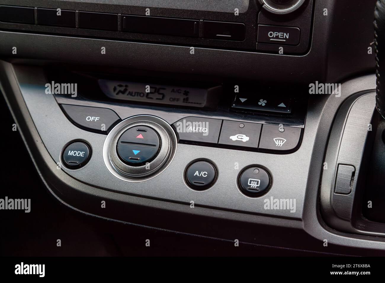 Auto Mittelkonsole mit Klimaanlage Stockfotografie - Alamy