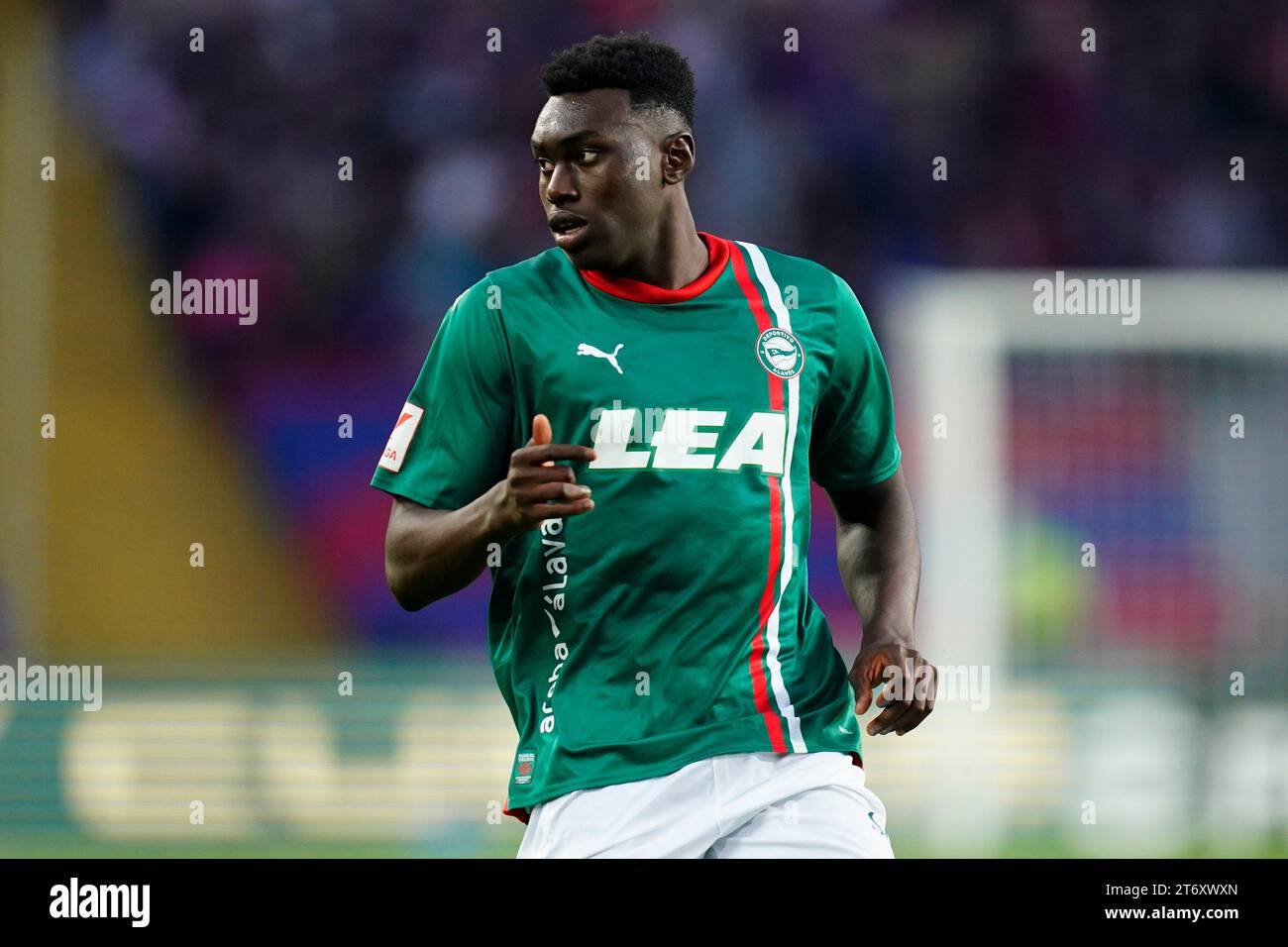 Samu Omorodion von Deportivo Alaves spielte am 12. November 2023 im Stadion Lluis Companys in Barcelona, Spanien, während des Spiels La Liga EA Sports zwischen dem FC Barcelona und Deportivo Alaves. (Foto: Sergio Ruiz / PRESSINPHOTO) Stockfoto