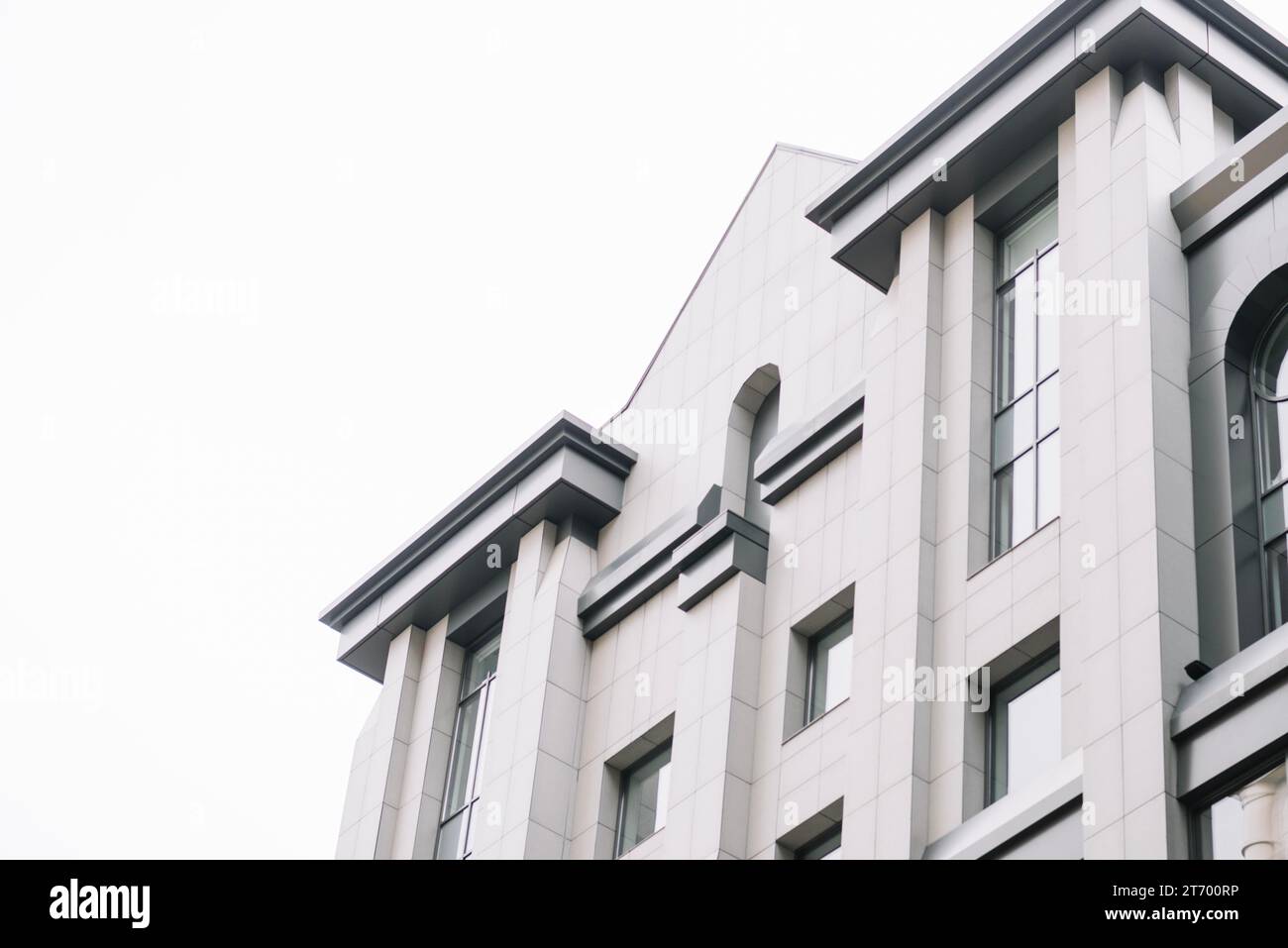 Neues, modernes Gebäude mit Fassade Stockfoto