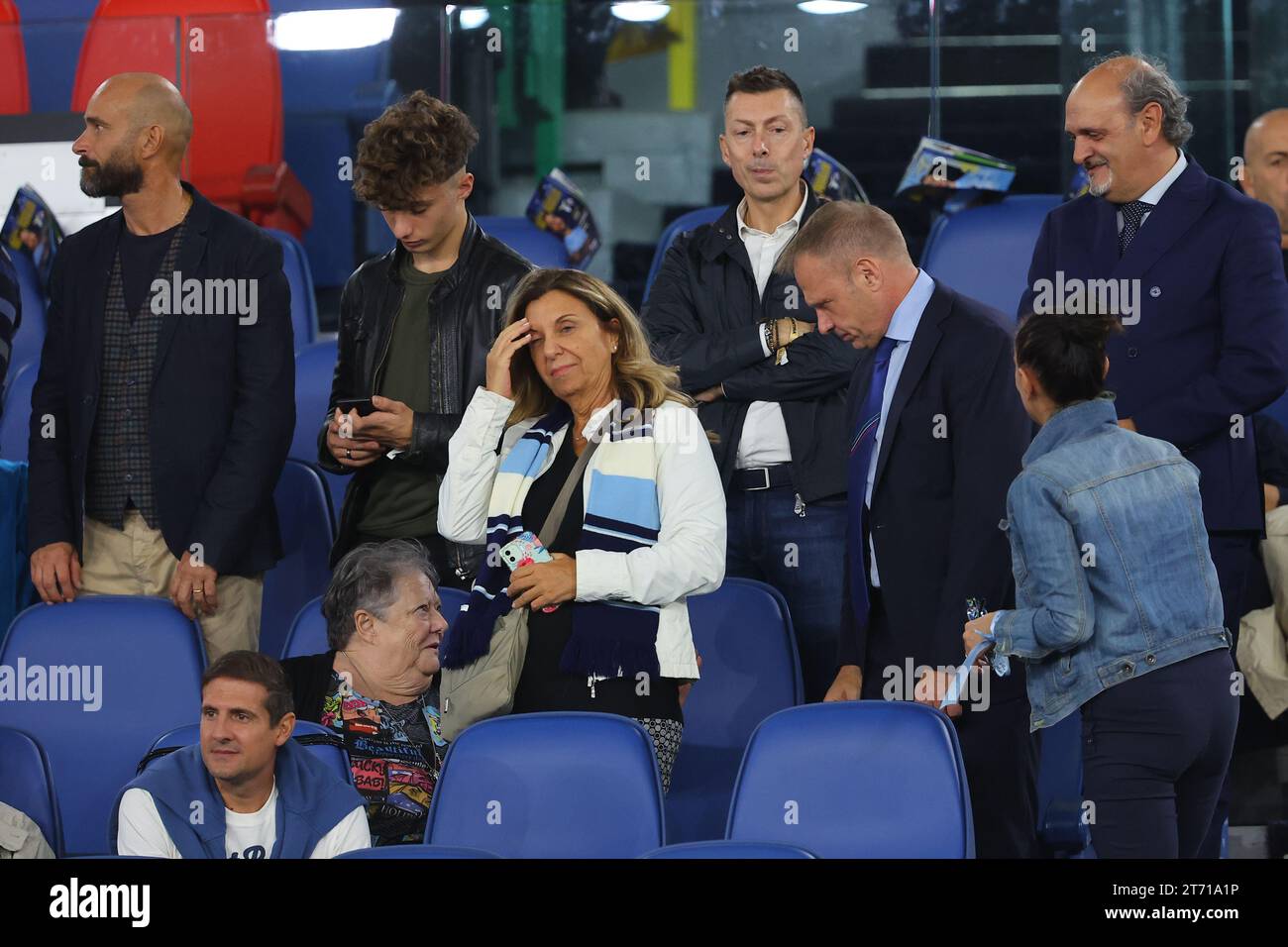 ROM, Italien - 12.11.2023: VIP in tribuna per assistere al derby Lazio Roma, Anna Paratore madre di Giorgia Meloni tifosissima laziale già presente in lazio Fiorentina (Durante lazio Fiorentina) Stockfoto