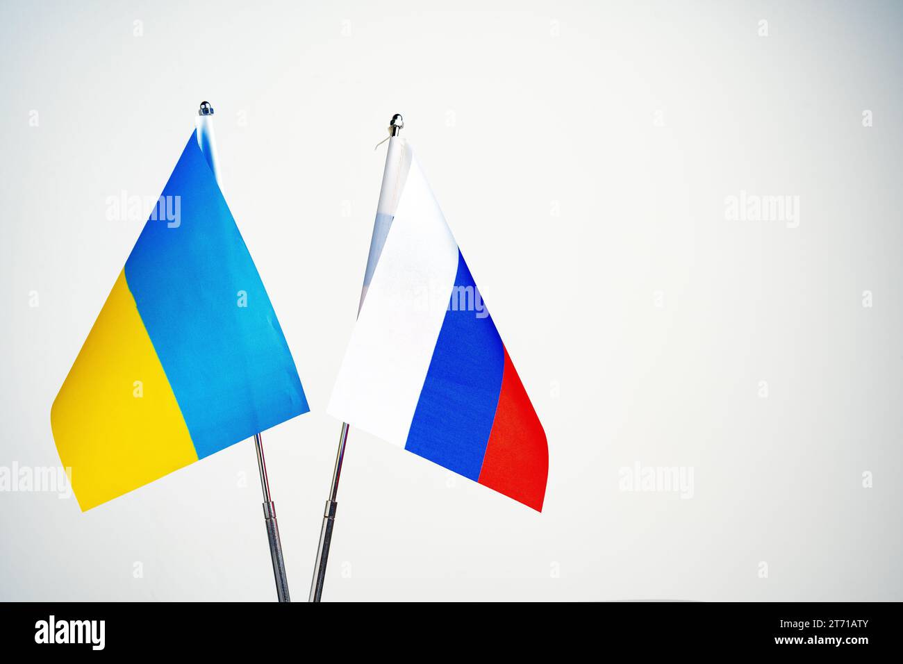 Rußland und die Ukraine stehen auf dem Verhandlungstisch Stockfoto