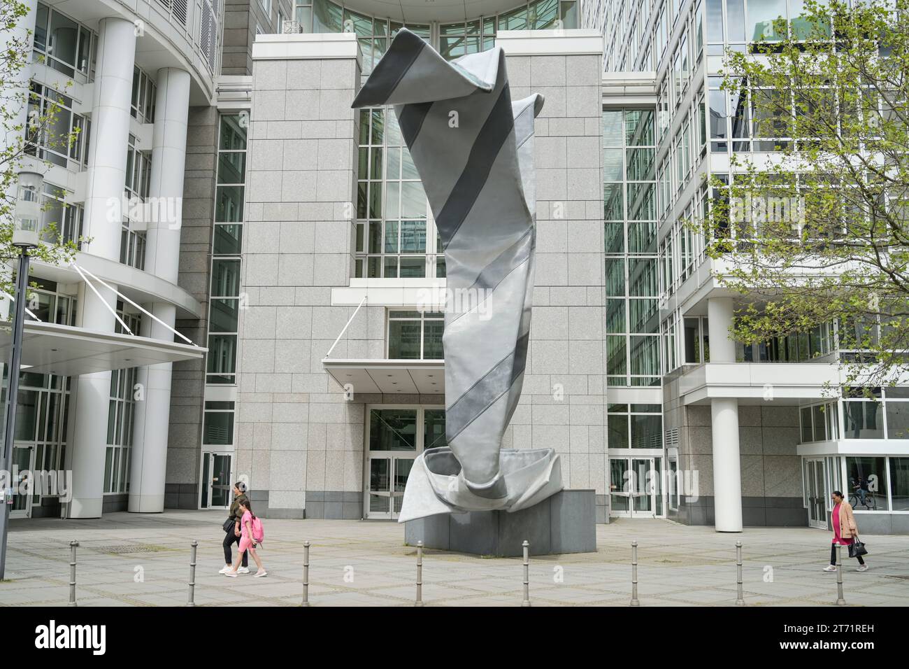 Umhängetasche und Krawatte von Claes Oldenburg, DZ Bank, Mainzer Landstraße, Platz der Republik, Frankfurt, Hessen, Deutschland Stockfoto