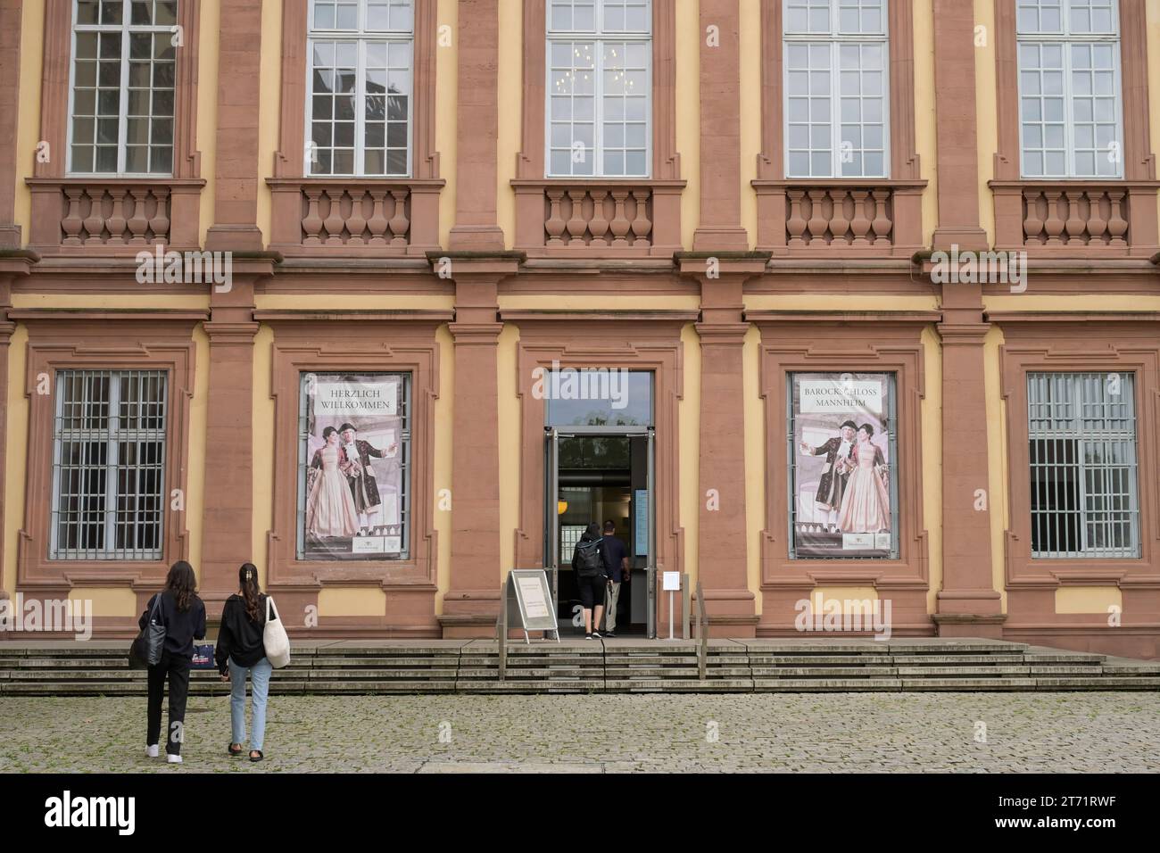 Eingang für Besucher, Schloss Mannheim, Bismarckstraße, Mannheim, Baden-Württemberg, Deutschland Stockfoto