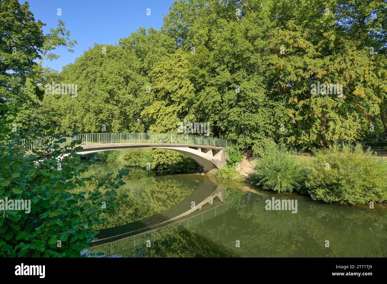 Fußgängerbrücke, Neckar zwischen Anlagenpark und Neckarinsel, Park