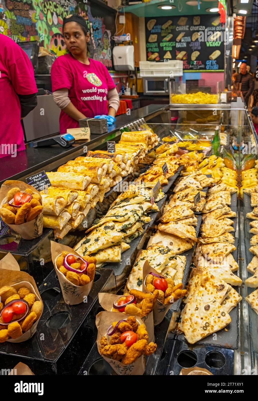 Essen auf dem La Boqueria Market, Barcelona, Spanien Stockfoto