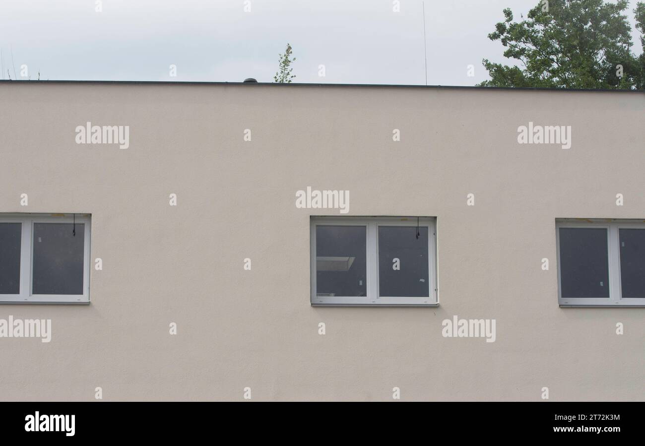 Fensterbereich in einem Gebäude, um draußen zu sehen und helle Fensterbereiche in einem Gebäude einzulassen Stockfoto