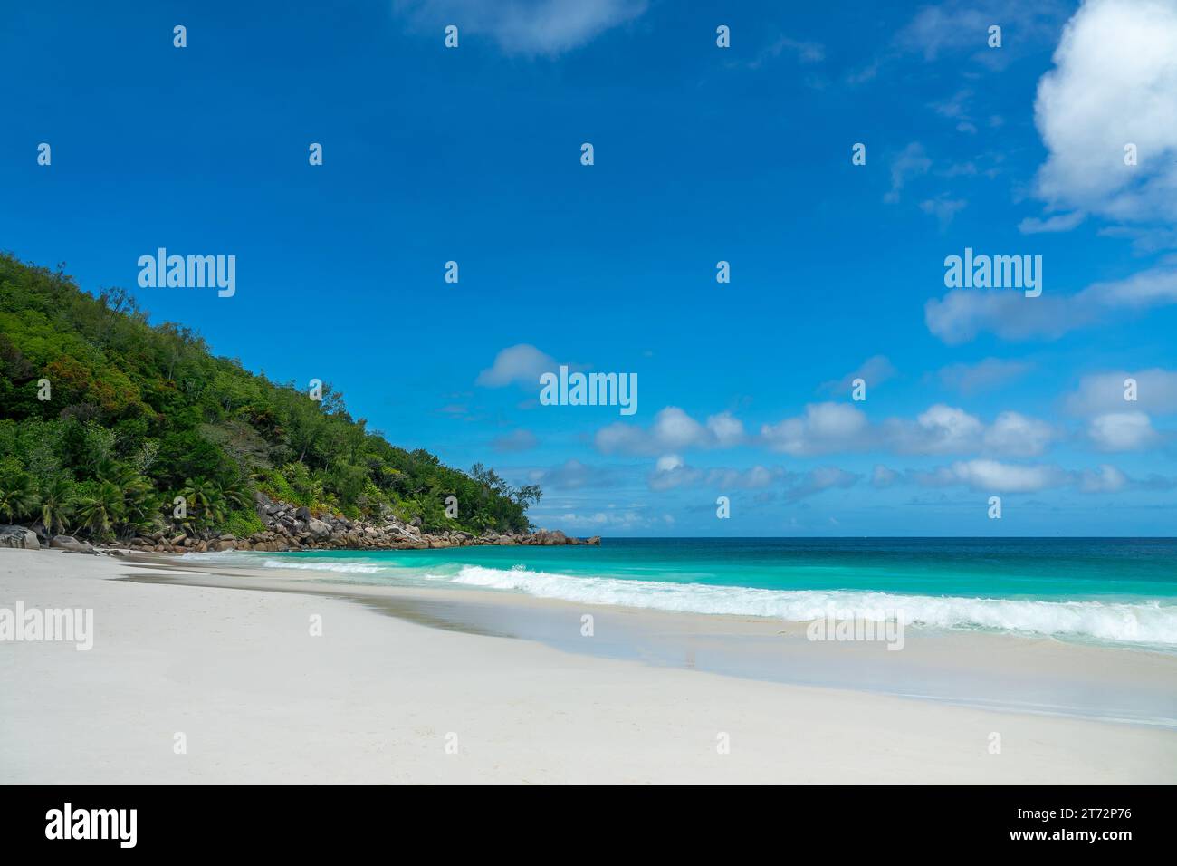 Der malerische Strand von Anse Georgette auf der Insel Praslin auf den Seychellen Stockfoto