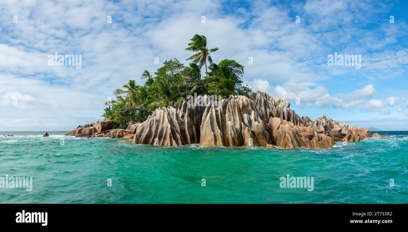 St. Pierre Island, malerische felsige Insel auf Praslin Island, Seychellen Stockfoto