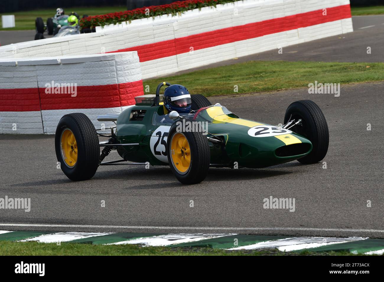 Andy Middlehurst, Lotus 25-Climax R4, 75 Jahre Lotus, eine Parade von Autos von der ersten Austin 7-Variante bis zu den legendären JPS Formel-1-Autos mit spo Stockfoto