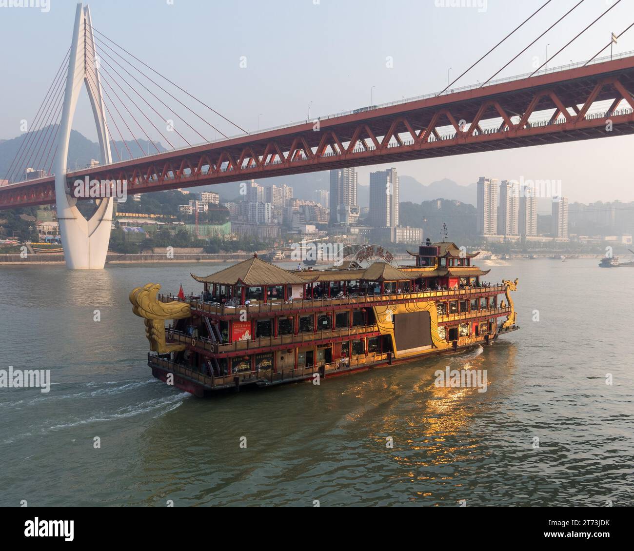 Touristenboot auf dem Yangtse Fluss. China. Stockfoto