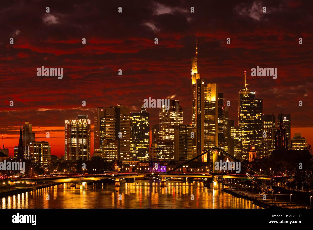 Skyline, Frankfurt/Main, Sonnenuntergang, Innenstadt, Fluss, Deutschland, Hessen, Wolkenkratzer Stockfoto