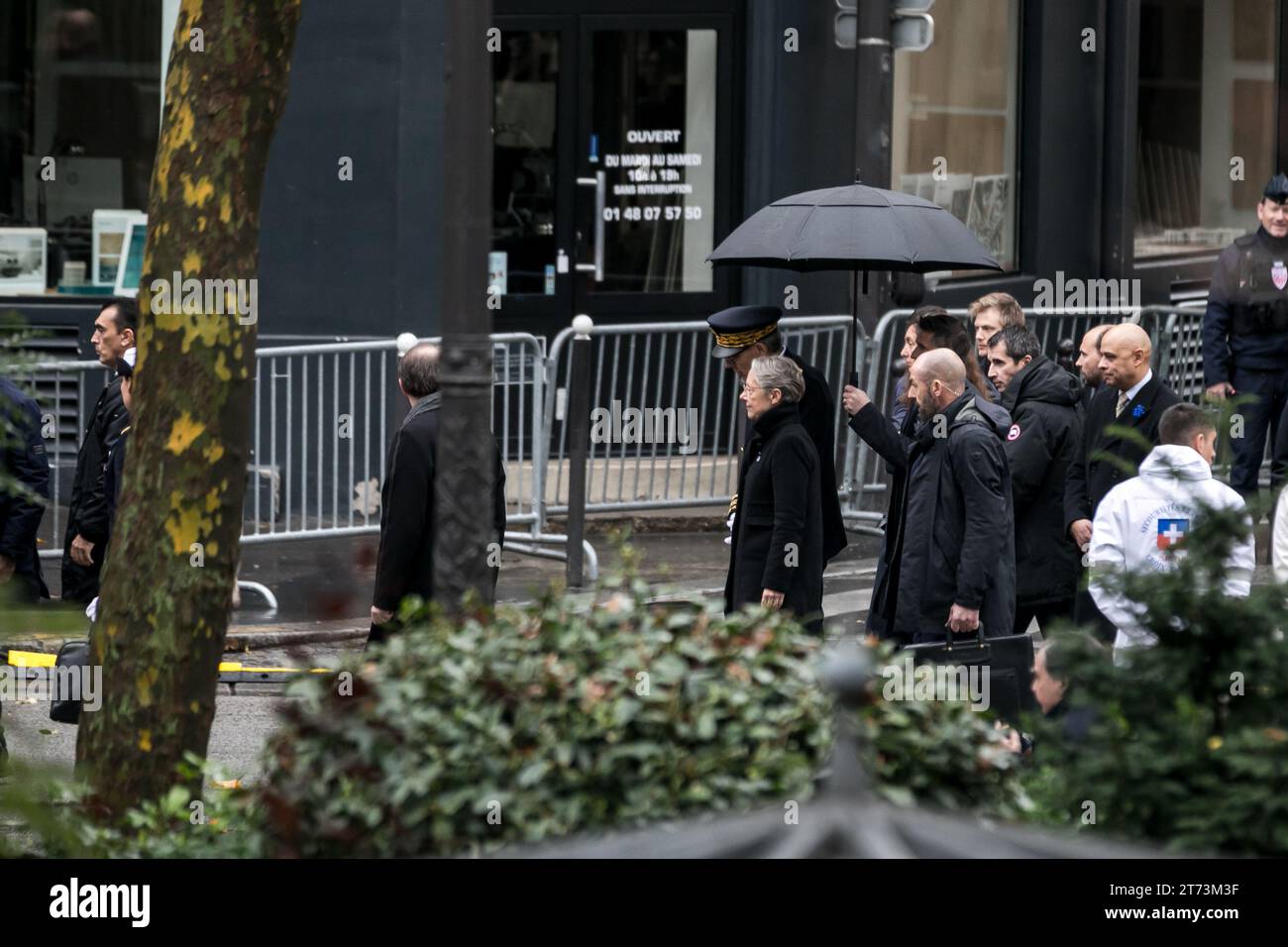13. November 2023, Le Bataclan, Paris, Frankreich. Zeremonie zur Würdigung der Opfer der Terroranschläge vom 13. November 2015. Stockfoto