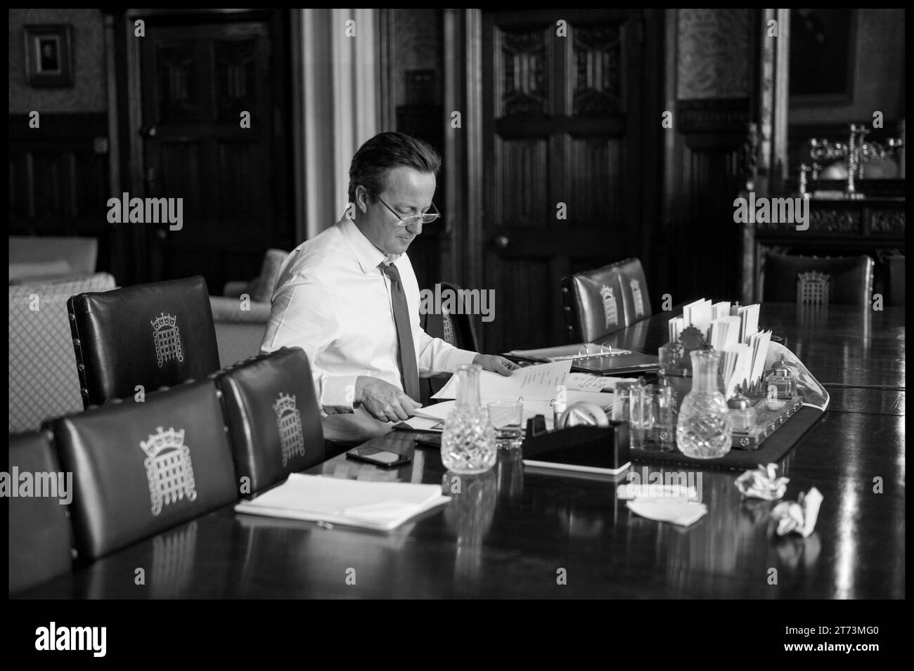 London, Großbritannien. Juli 2016. Image © lizenziert für Parsons Media. 13/11/2023. London, Vereinigtes Königreich. David Cameron wurde zum Außenminister ernannt. 13/07/2016. London, Vereinigtes Königreich. David Cameron verlässt die Downing St mit seiner Familie. Premierminister David Cameron bereitet seine letzten PMQs in seinem Büro im Unterhaus vor Foto Bild von Credit: andrew parsons/Alamy Live News Stockfoto