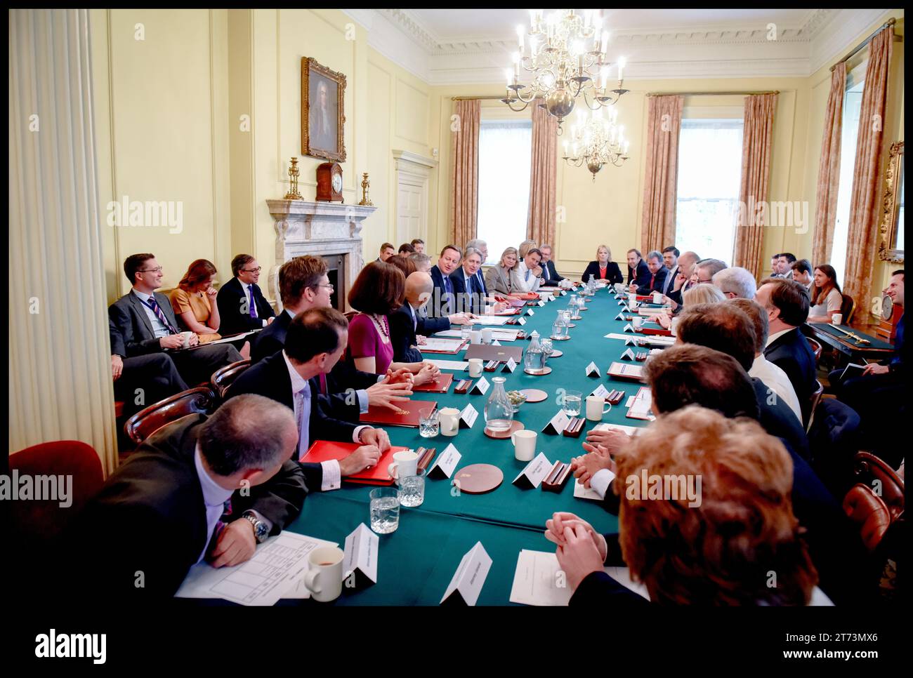 London, Großbritannien. Juli 2016. Image © lizenziert für Parsons Media. 13/11/2023. London, Vereinigtes Königreich. David Cameron wurde zum Außenminister ernannt. 12/07/2016. London, Vereinigtes Königreich. Der Premierminister David Cameron hält seine letzte Kabinettssitzung in der Downing Street 10 am Tag vor seinem Rücktritt als Premierminister ab. Foto Foto von Credit: andrew parsons/Alamy Live News Stockfoto