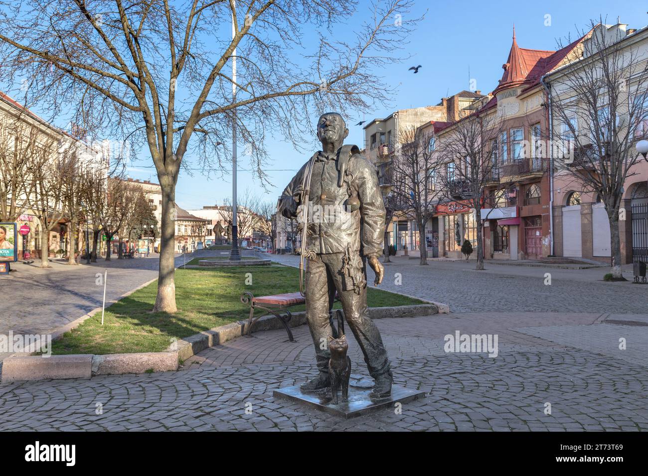 MUKATSCHEWO, UKRAINE - 17. MÄRZ 2023: Dies ist ein Denkmal für den Happy Chimney Sweep im historischen Zentrum der Stadt. Stockfoto