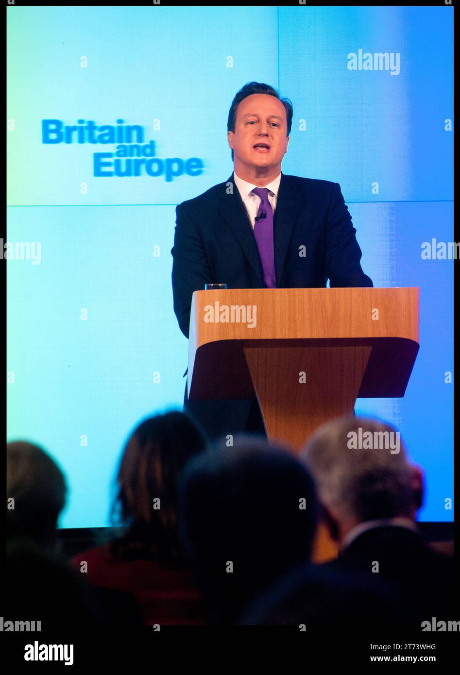 London, Großbritannien. Januar 2013. Image © lizenziert für Parsons Media. 13/11/2023. London, Vereinigtes Königreich. David Cameron wurde zum Außenminister ernannt. Premierminister David Cameron hält seine Rede über Europa am 23. Januar 2013 im Londoner Hauptquartier Bloomberg. Foto Foto von Credit: andrew parsons/Alamy Live News Stockfoto