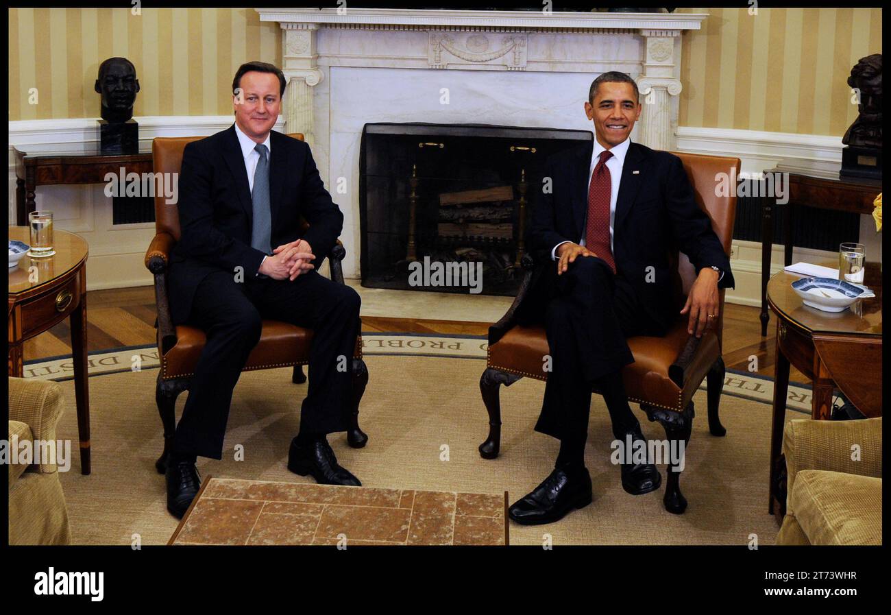 London, Großbritannien. März 2012. Image © lizenziert für Parsons Media. 13/11/2023. London, Vereinigtes Königreich. David Cameron wurde zum Außenminister ernannt. Premierminister David Cameron und Präsident Obama bei der Sitzung im Oval Office, Mittwoch, 14. März 2012 Foto von Credit: andrew parsons/Alamy Live News Stockfoto