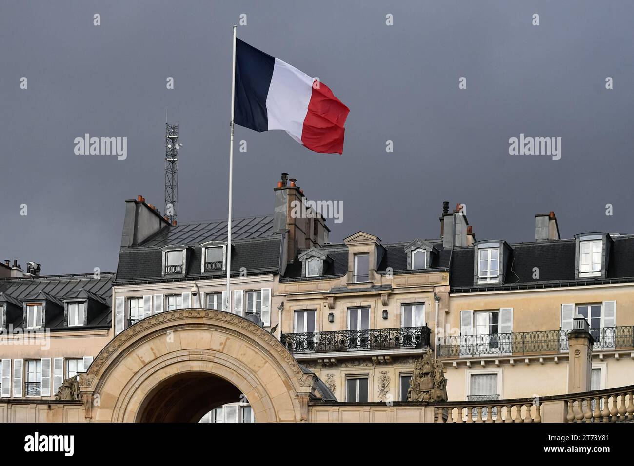 Julien Mattia / Le Pictorium - Internationale humanitäre Konferenz für Zivilisten im Gazastreifen - 27/01/2016 - Frankreich / Ile-de-France (Region) / Paris - Foto-Illustration des Palais de l'Elysee, während des 6. Friedensforums am 9. November 2023 Stockfoto