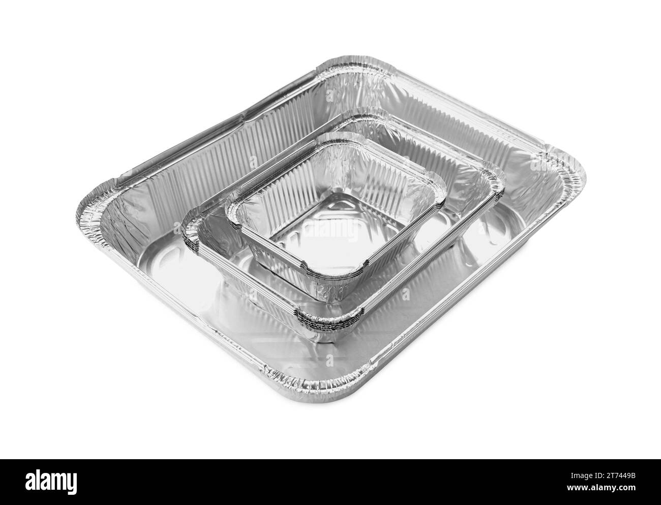 Viele Behälter aus Aluminiumfolie isoliert auf weiß Stockfoto