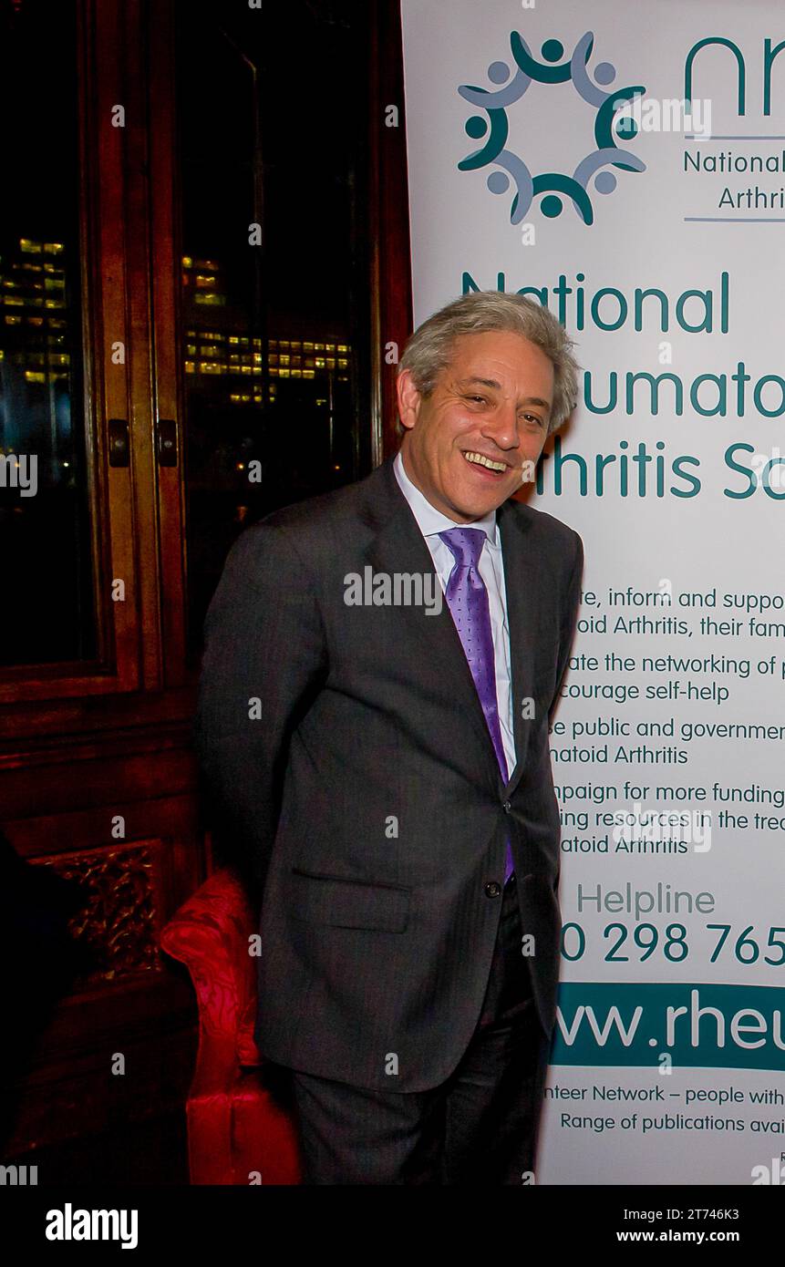 BILDER ABLEGEN. Westminster, London, Großbritannien. November 2023. John Bercow ist ein ehemaliger britischer Politiker, der von 2009 bis 2019 Sprecher des House of Commons und von 1997 bis 2019 Parlamentsabgeordneter für Buckingham war. Westminster, London, Großbritannien. November 2011. John Bercow, Sprecher des House of Commons, veranstaltet einen parlamentarischen Empfang in seiner Wohnung im Palace of Westminster. Kredit: Maureen McLean/Alamy Stockfoto