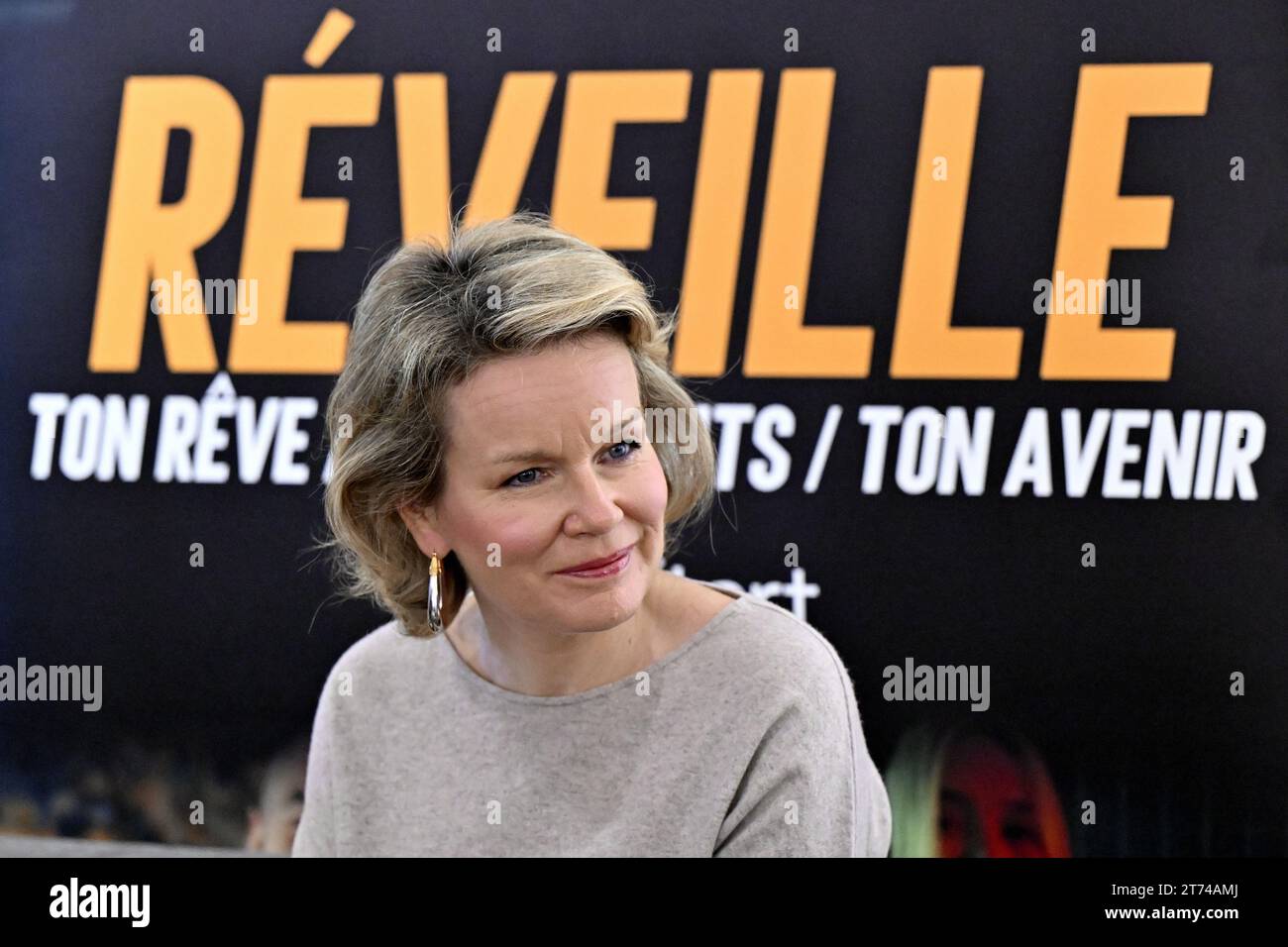 Brüssel, Belgien November 2023. Königin Mathilde von Belgien, Foto bei einem Besuch bei „Young Talent in Action XXL“, organisiert vom Verband belgischer Unternehmen (FEB) und der Organisation Youthstart, am Montag, den 13. November 2023 in Bozar, Brüssel. Ziel der Veranstaltung ist es, junge Menschen dazu zu ermutigen, ihre Talente optimal zu entwickeln und sie auf dem Arbeitsmarkt einzusetzen. Die Königin wird die jungen Menschen in verschiedenen Workshops treffen. BELGA PHOTO ERIC LALMAND Credit: Belga News Agency/Alamy Live News Stockfoto