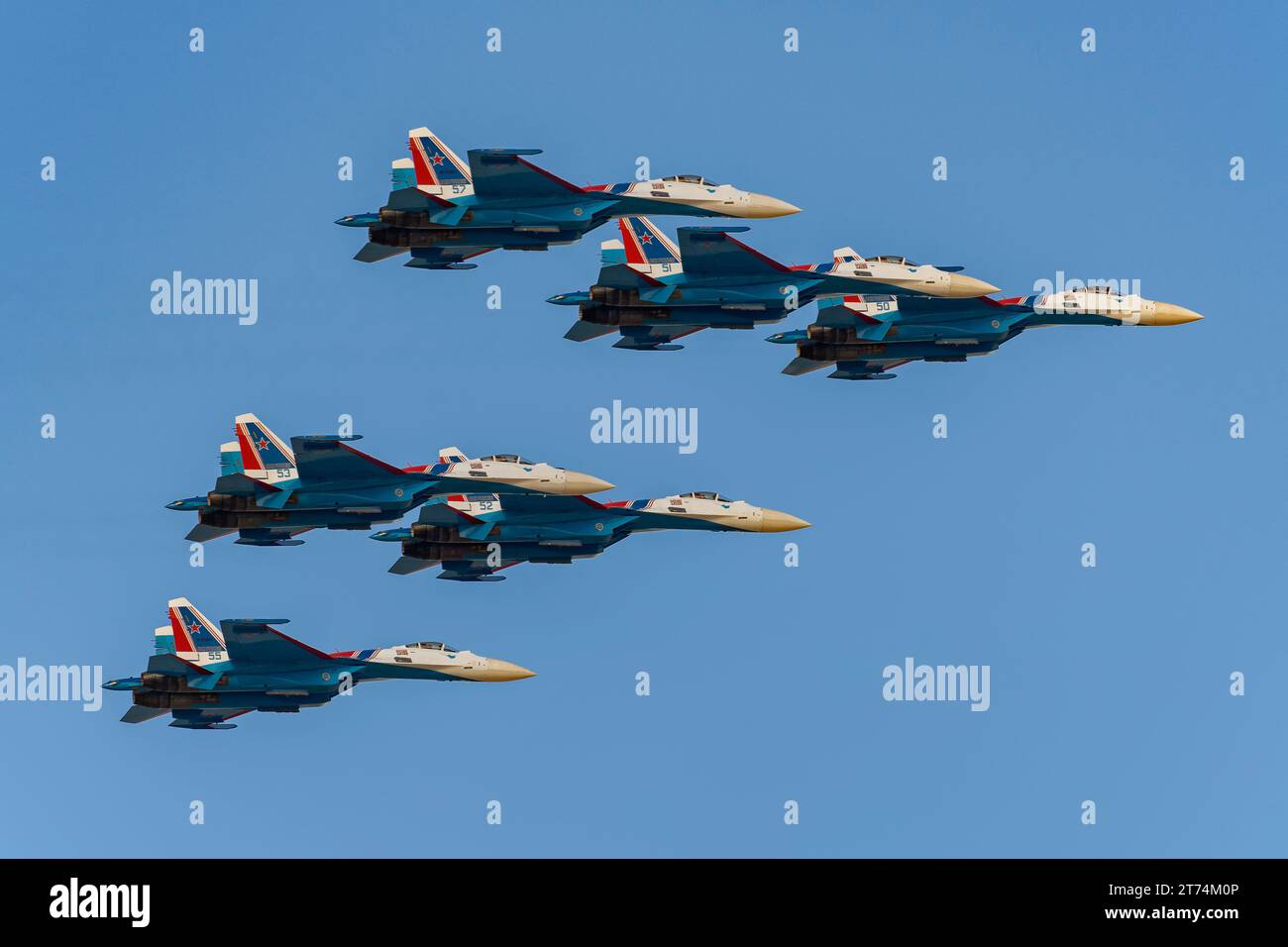 Russische Ritter auf der Dubai Air Show 2023 in Dubai, VAE Stockfoto