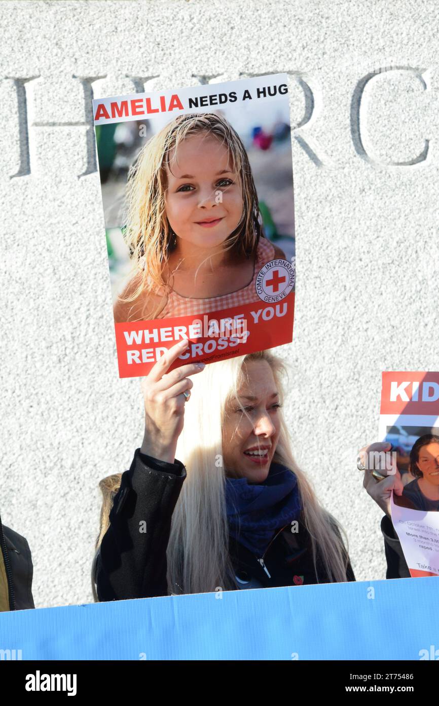 Gegen Antisemitismus-Demonstration im Parlamentsgebäude am Tag des Waffenstillstands 11. November 2023 am selben Tag wie der Waffenstillstandsmarsch in London. Stockfoto