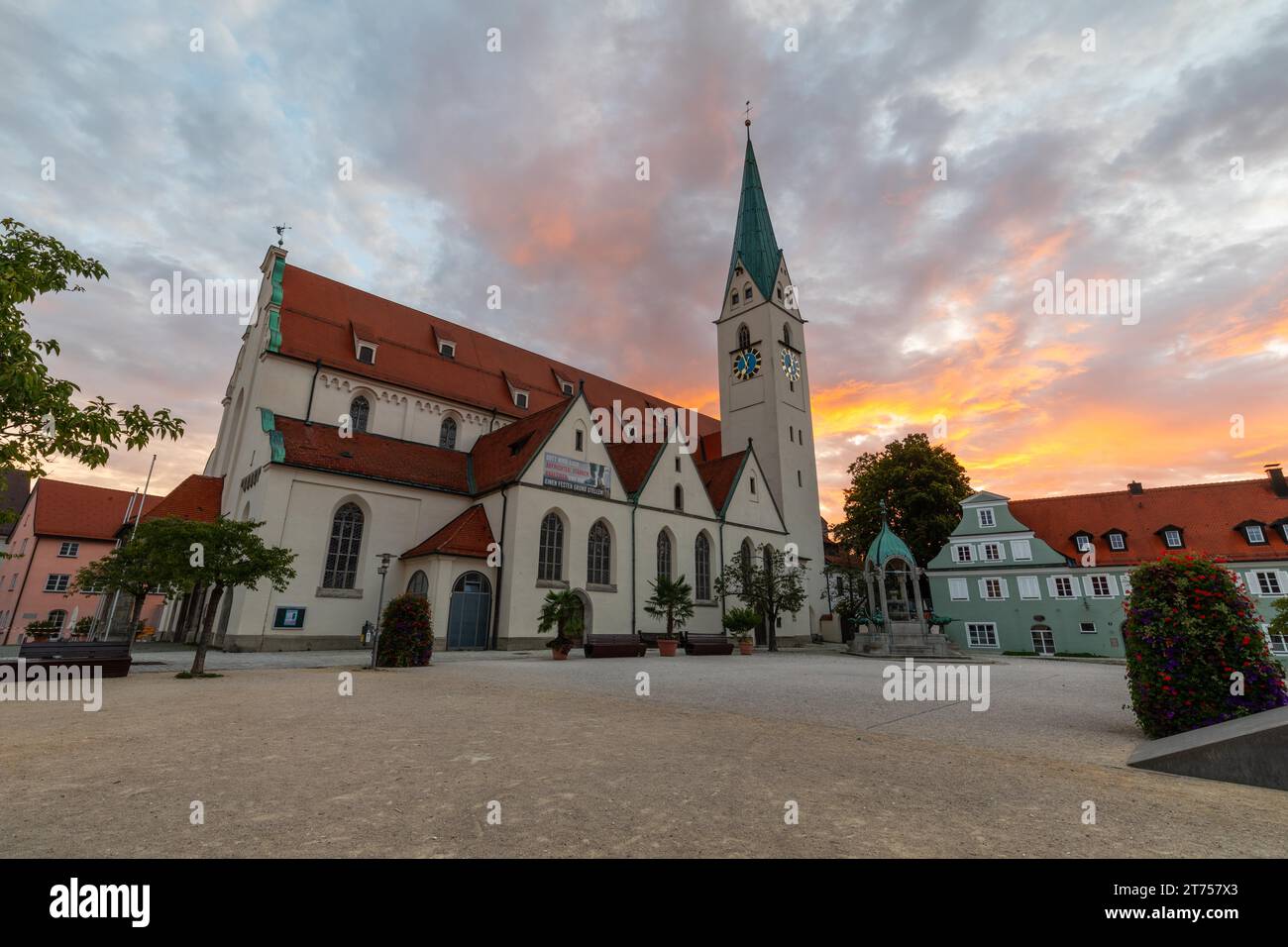 St. Mang Church, St. Mang Square, Morgenrot, Kempten, Allgäuer Alpen, Bayern, Deutschland Stockfoto