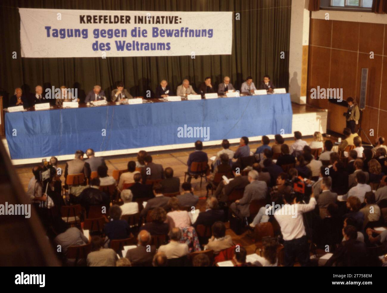 DEU, Deutschland: Historische Rutschen aus den 84-85 r Jahren Ruhrgebiet. Friedensbewegung. Demonstrationsraum ca. 1984 Stockfoto
