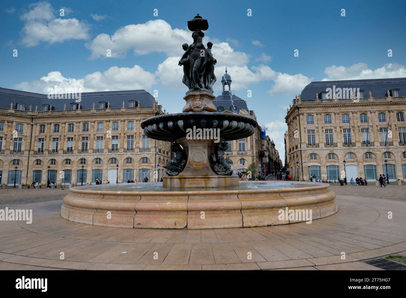 Brunnen der drei Grazen auf dem Place de la Bourse in Bordeaux Frankreich Stockfoto