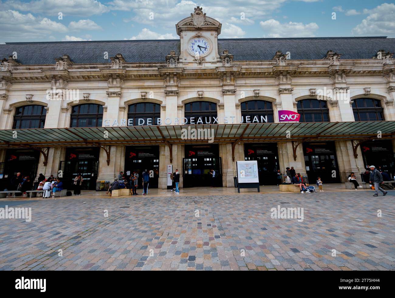 Eintritt zum Gare de Bordeaux St Jean in Bordeaux Frankreich Stockfoto